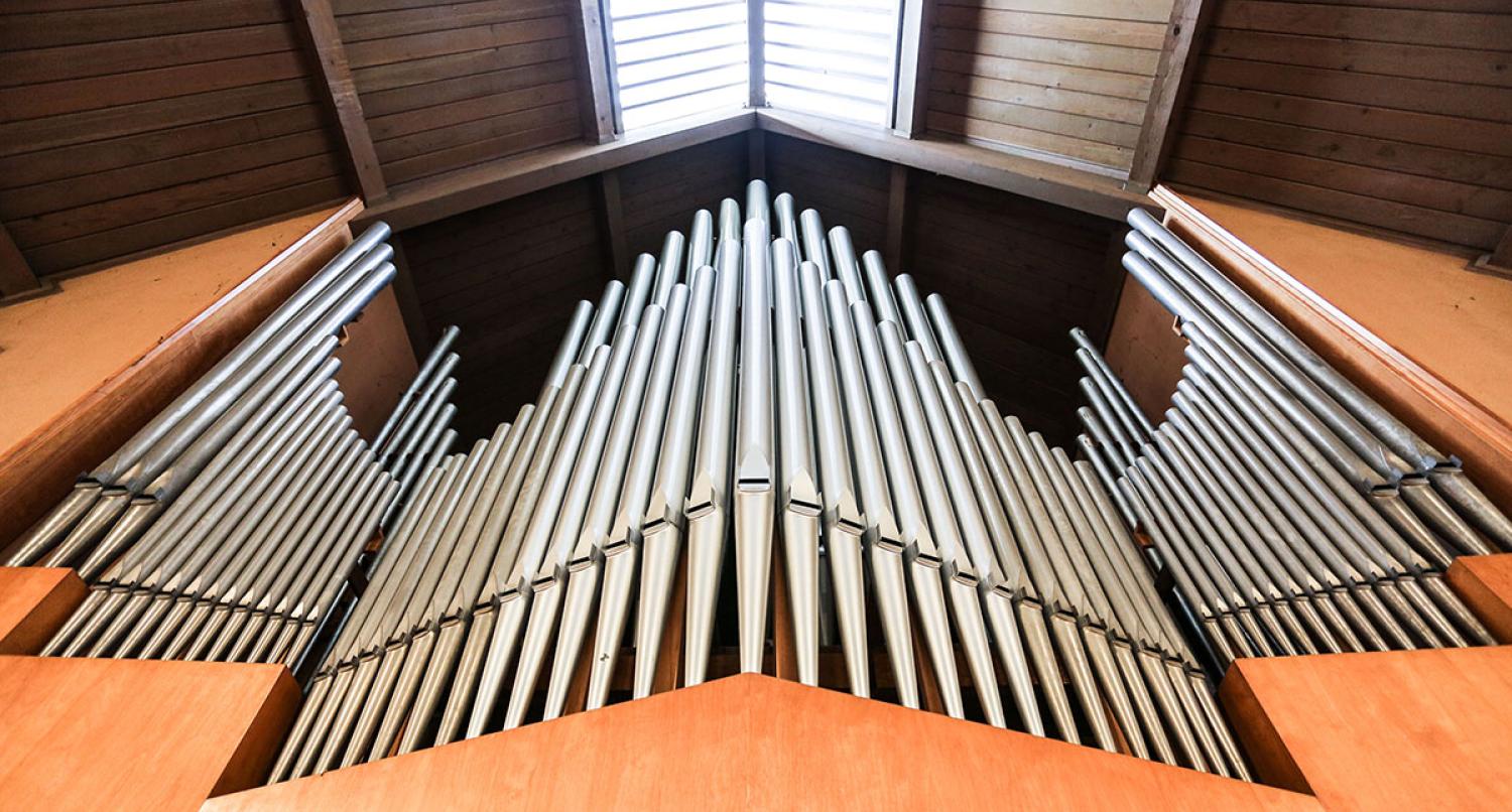 Pipe organ